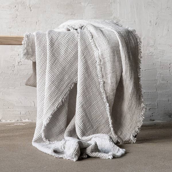 LinenMe - Linen Washed Waffle Throw Silver With Fringes